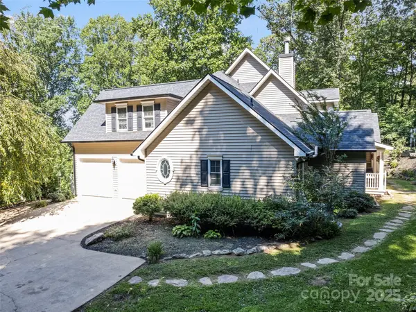 40 Panda TRL, Waynesville, NC 28785