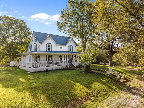 201 Murphy Hill RD, Weaverville, NC 28787