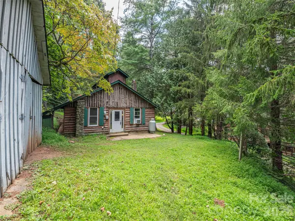 10 Beaverdam Knoll RD, Asheville, NC 28804