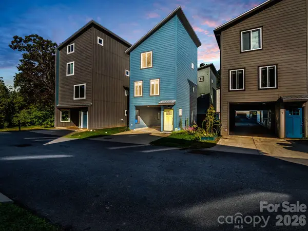 9 W Citra ST, Arden, NC 28704
