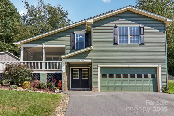 126 Pasco LOOP, Waynesville, NC 28785