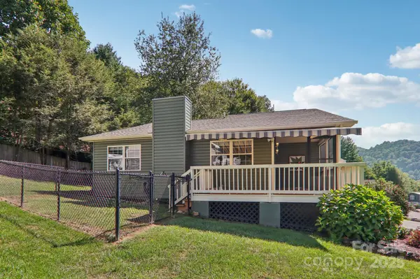 126 Pasco LOOP, Waynesville, NC 28785
