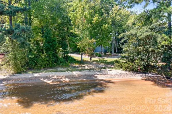 8293 Luckey Point RD, Denver, NC 28037