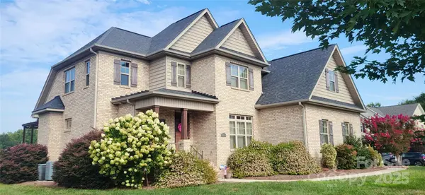 153 Caudle Meadows DR,  Advance,  NC 27006