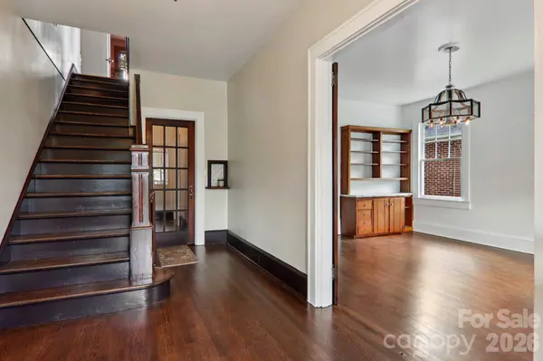74 Linden AVE, Asheville, NC 28801