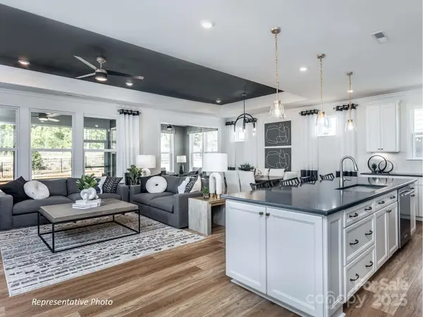 1116 Calm Cove LN, Belmont, NC 28012