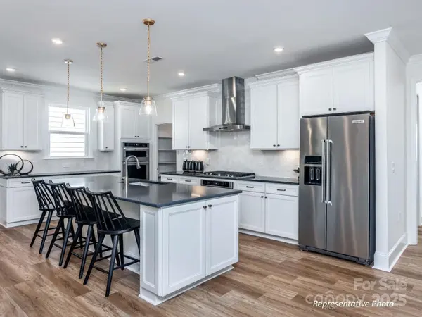 1116 Calm Cove LN, Belmont, NC 28012