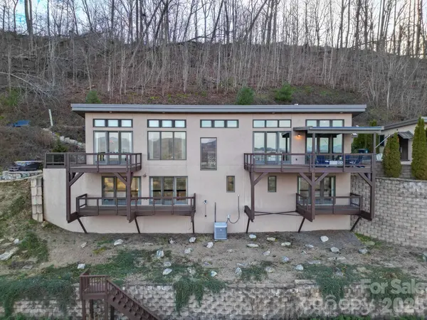 128 Leisure Mountain RD, Asheville, NC 28804