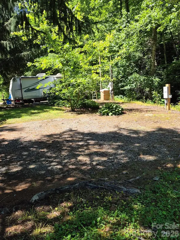9 Smokey Cove RD, Canton, NC 28716