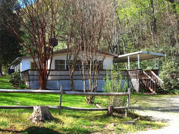 9 Smokey Cove RD, Canton, NC 28716