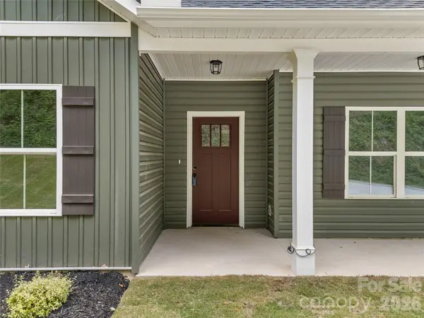 16 Forest DR, Travelers Rest, SC 29690