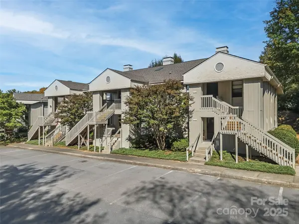 1203 Abbey CIR, Asheville, NC 28805