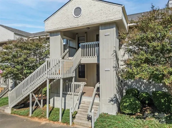 1203 Abbey CIR, Asheville, NC 28805