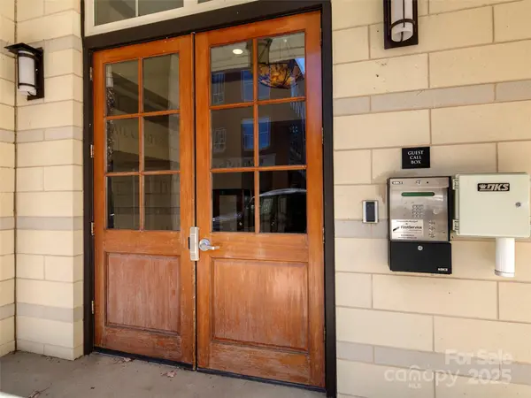 5 Farleigh ST #203, Asheville, NC 28803