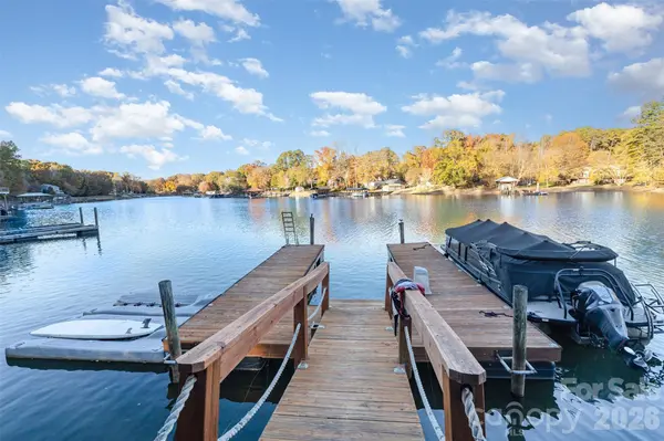 7088 Wateredge DR, Sherrills Ford, NC 28673