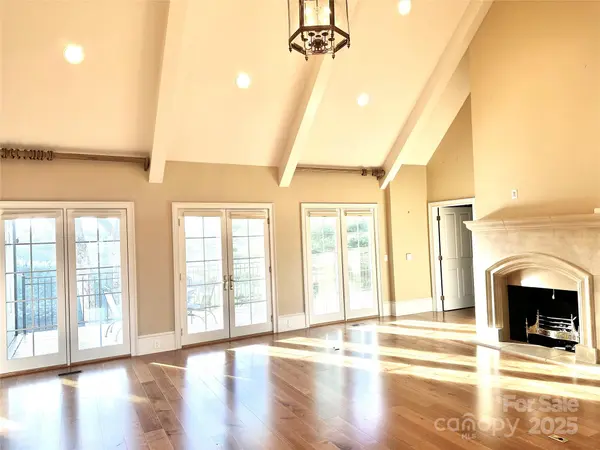 520 E Landing Ridge CIR, Jefferson, NC 28640