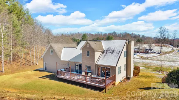 2581 Double Island RD, Burnsville, NC 28740
