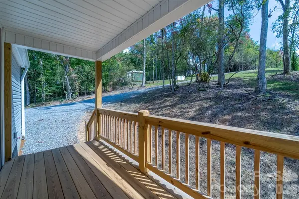 75 Windswept LN, Hayesville, NC 28904