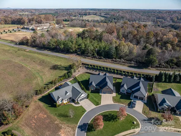 4290 Holly CIR NE, Conover, NC 28613