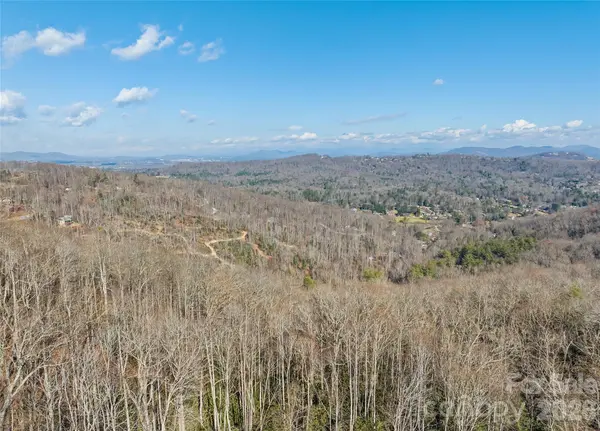 1350 Davis Mountain RD, Hendersonville, NC 28739