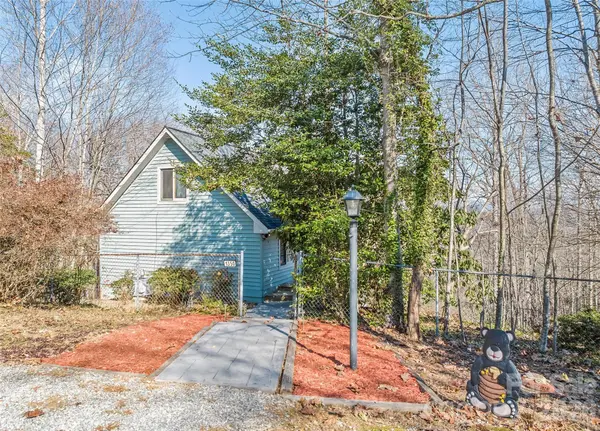 1350 Davis Mountain RD, Hendersonville, NC 28739