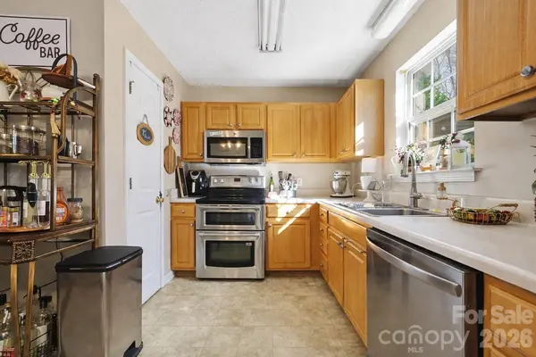 2743 Stockwood DR, Gastonia, NC 28056