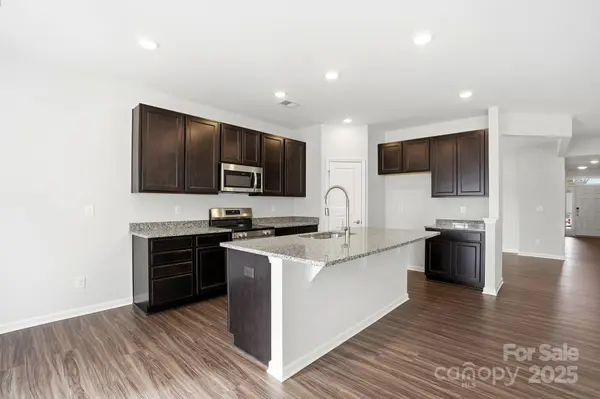 119 S Dunlavin WAY, Mooresville, NC 28115