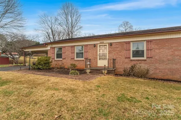 2580 Sweetbriar CIR, Lenoir, NC 28645