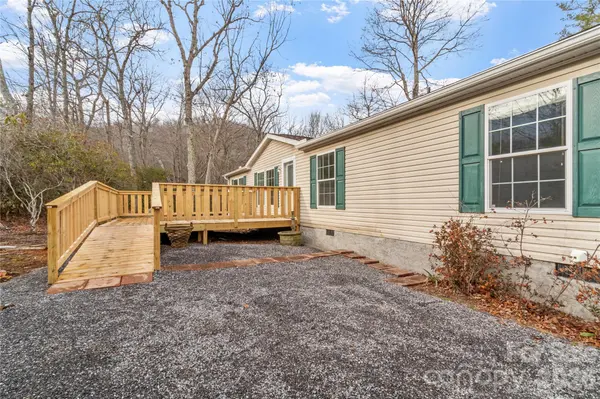 238 Cherry HOLW, Burnsville, NC 28714