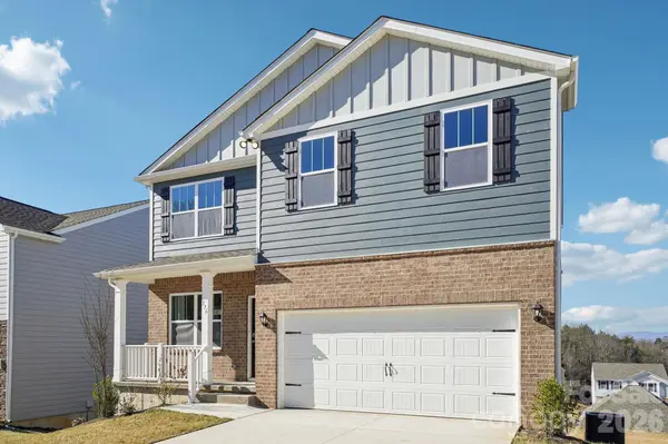 576 Country Oak DR, Asheville, NC 28804