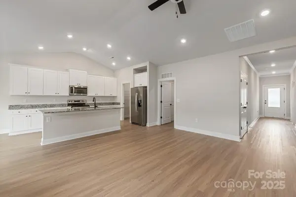 4131 Bolo DR, Charlotte, NC 28215