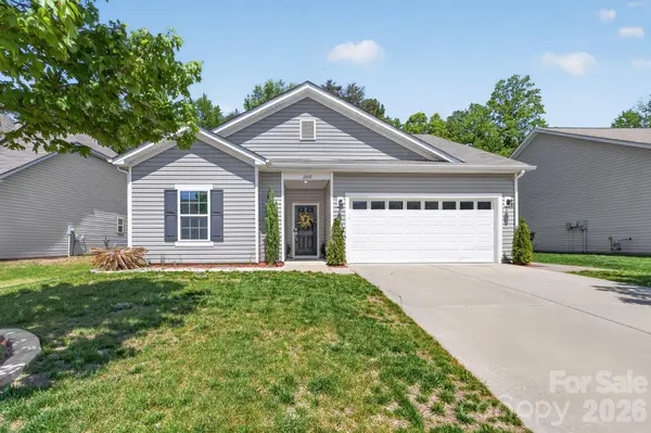 202 Paradise Hills CIR, Mooresville, NC 28115