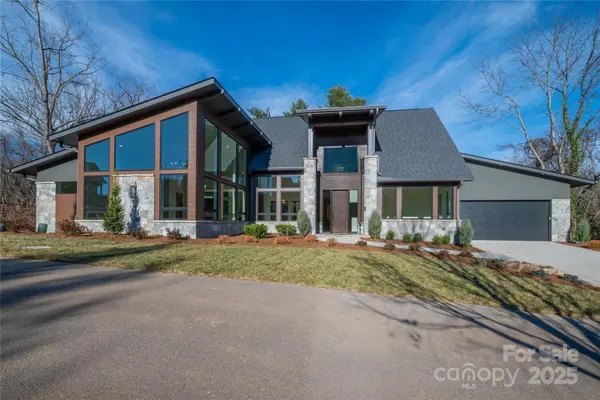 11 Kiftsgate CT, Asheville, NC 28804