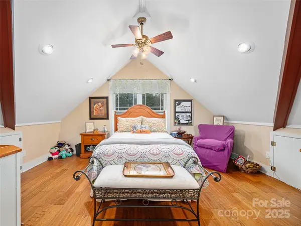 342 Big Rock Creek DR, Bakersville, NC 28705