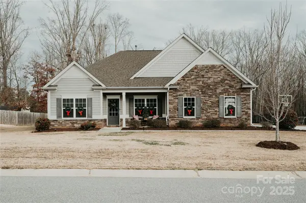 155 Autumn Mist RD, Statesville, NC 28677