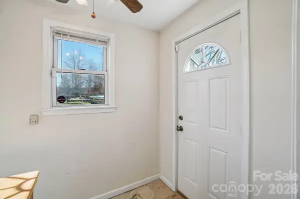 511 Oak Grove RD, East Flat Rock, NC 28731