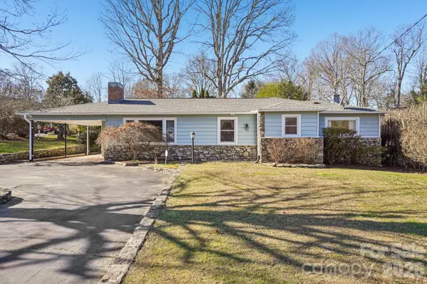511 Oak Grove RD, East Flat Rock, NC 28731