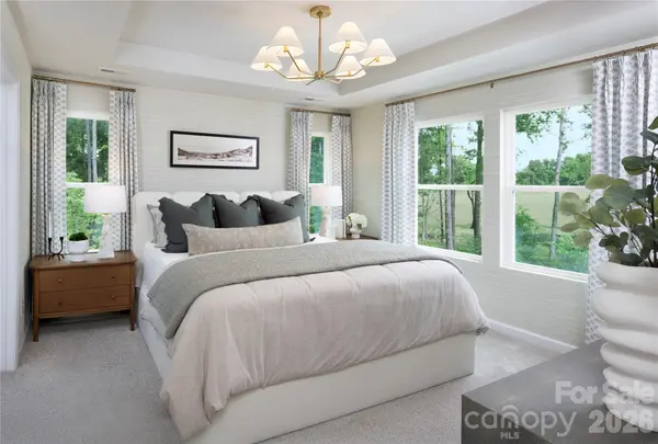 1217 Vibrant RD, Charlotte, NC 28215