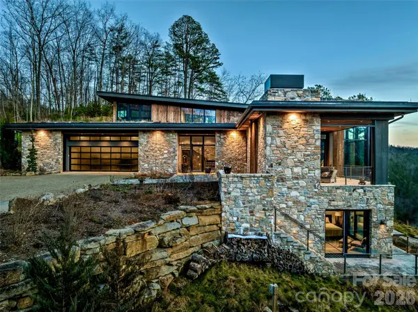 112 Moon Shadow LN, Marshall, NC 28753