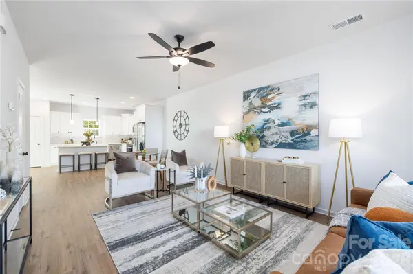 1422 Summerville RD, Charlotte, NC 28214