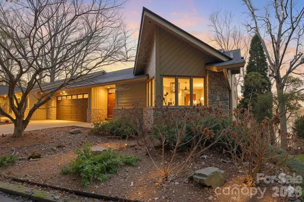3302 Timber TRL, Asheville, NC 28804
