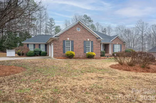 107 Farmwood DR, Cherryville, NC 28021