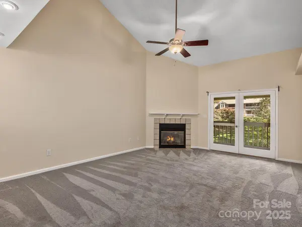 8 Willow Tree RUN #8, Asheville, NC 28803
