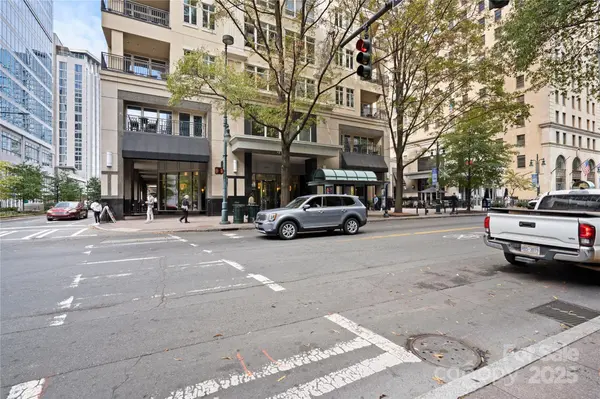 230 S Tryon ST #603, Charlotte, NC 28202