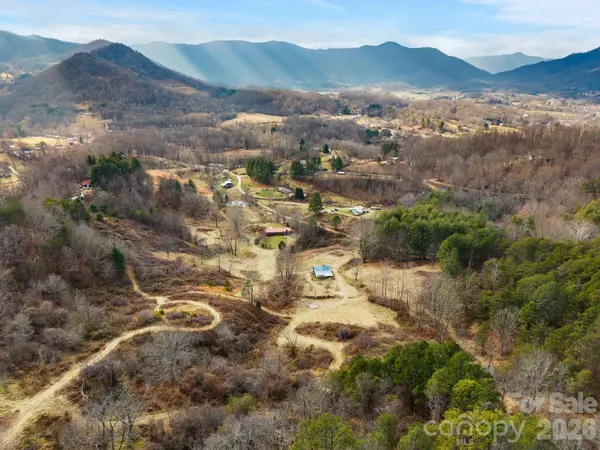 999 Wilson DR, Canton, NC 28716