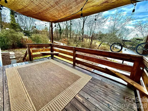 11 Pisgah View RD, Asheville, NC 28806