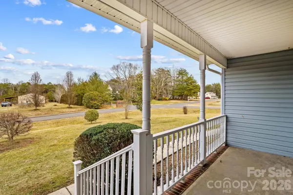 1082 Kingsway DR, Salisbury, NC 28146