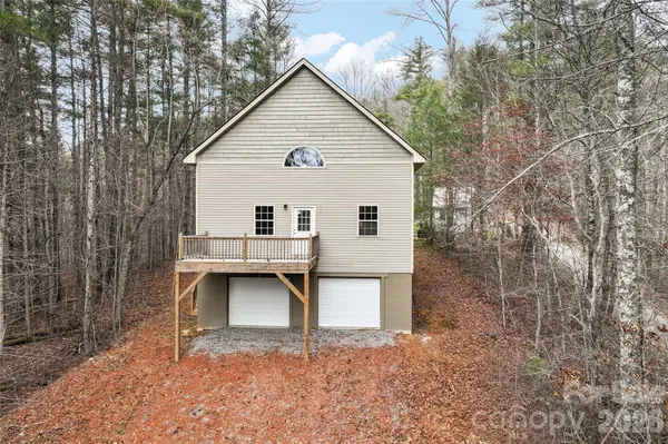 109 Tumblebug Trail RD, Flat Rock, NC 28731