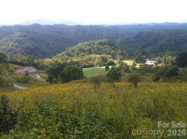 0000 Sunset MTN, Bakersville, NC 28705