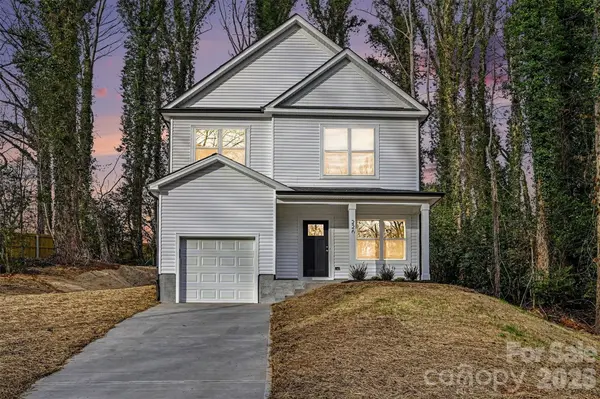 226 Oak CIR, Newton, NC 28658